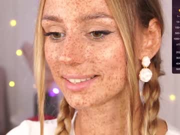 girl
        artease cam image #2674322