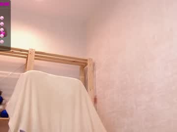 girl
        mila_kimm cam image #861185