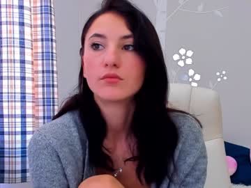 girl
        aniagray cam image #6085909