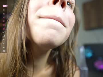 girl
        monika_youthfull cam image #6641456