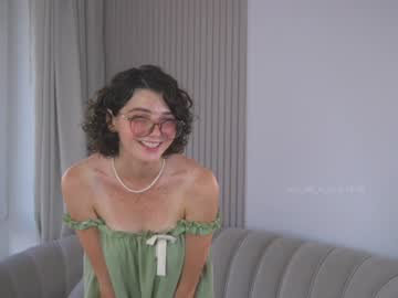 girl
        you_fell_in_love cam image #5067265
