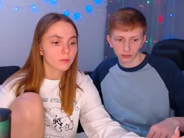 couple
        julsweet cam image #3208943