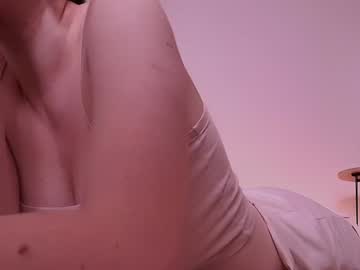 girl
        lilamytee1 cam image #4952751