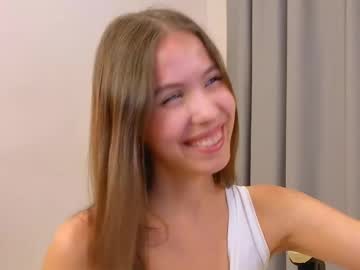 girl
        wanda_robinson cam image #6310857