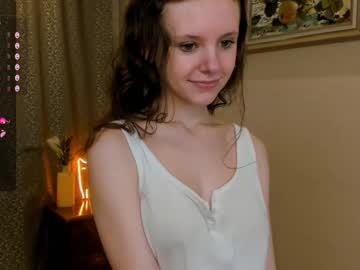 girl
        maryrogersa cam image #2379261