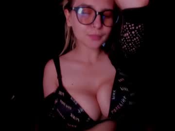 girl
        sweetmila1 cam image #4852329