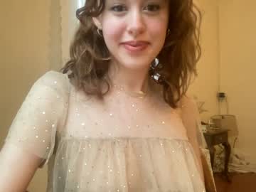 girl
        itsmiralou cam image #1371164