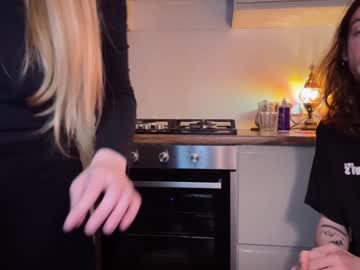 couple
        babyytonight cam image #4470241
