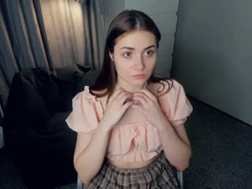 girl
        synneflrower cam image #3467843