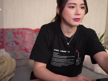 girl
        ellieintokyo cam image #3342208