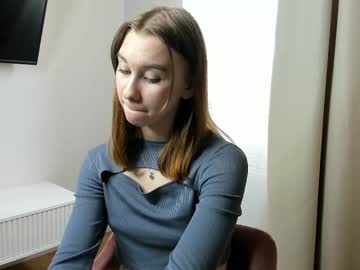 girl
        lynethamm cam image #6897699