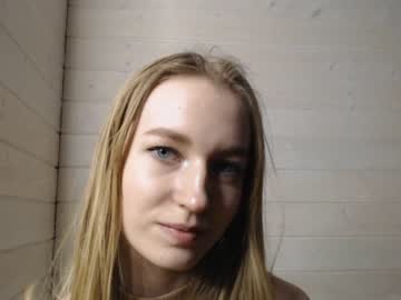 girl
        princess__aurora cam image #822264