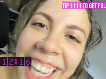 girl
        daily_stories cam image #1310602