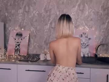 girl
        gladysharn cam image #4720563