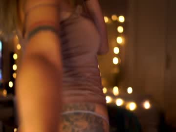 girl
        melodymate cam image #4162000