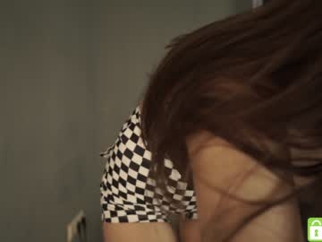 girl
        tessarosse_ cam image #1488474