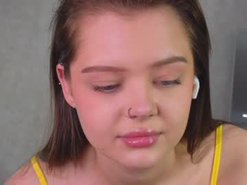 girl
        itwasinsimpsons cam image #3644885