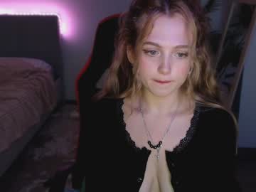 girl
        small_blondee cam image #5218016