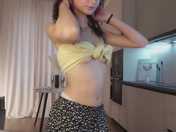 girl
        fancyash cam image #4757694