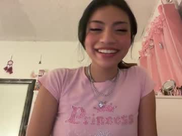 girl
        purpl3h4z3 cam image #5511816