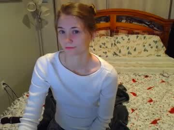 girl
        katynowhere cam image #5832591