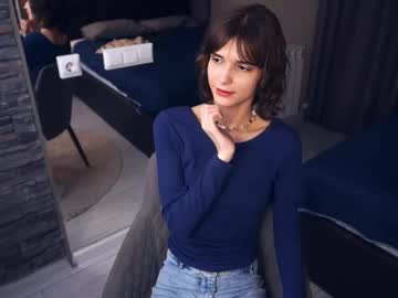 girl
        odettehatt cam image #6239822