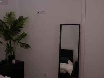 girl
        lilly_colins cam image #5900609