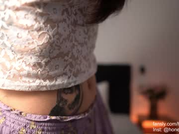 girl
        aria_diaz cam image #3975369