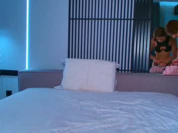 girl
        wildsexalexandalexis cam image #4659055