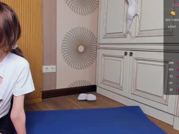 girl
        happiness_call cam image #2395603