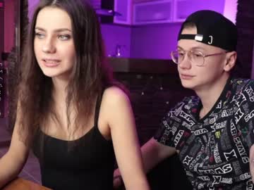 couple
        zefpox143 cam image #419339