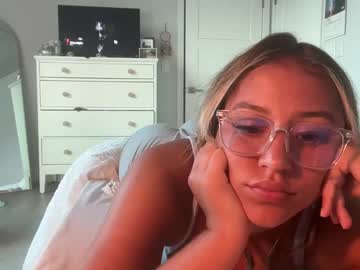 girl
        angelaskisxo cam image #4803916