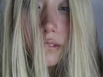 girl
        wendy_daniela cam image #2942130