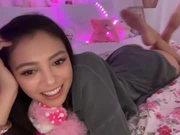 girl
        keirasworld cam image #6830011