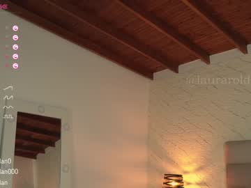 girl
        laura_roldan cam image #2639562