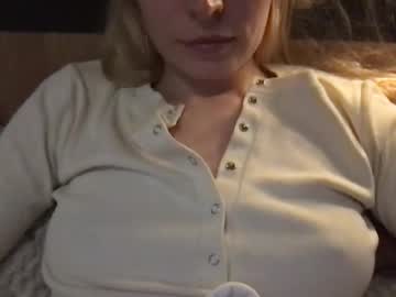 girl
        honeynymph cam image #6108625