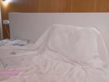 girl
        emilia98xxx cam image #274285