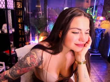 girl
        alma_pearl cam image #1135909