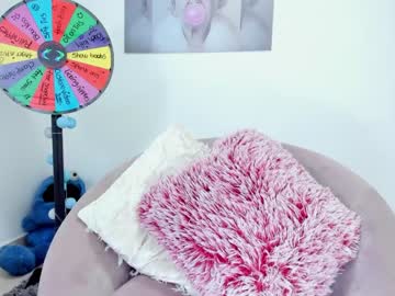 girl
        missniley cam image #499309