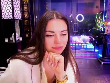 girl
        alma_pearl cam image #1272723