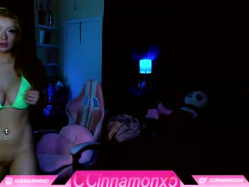 girl
        ccinnamon cam image #1709477