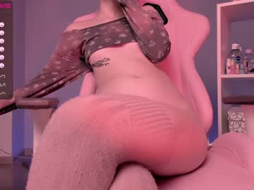 girl
        katkittykate cam image #2677623