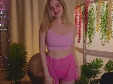 girl
        oliviabr0wn cam image #3590276