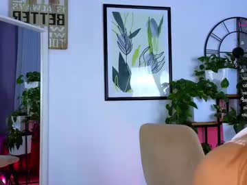 girl
        elizabeth__gray cam image #1649333