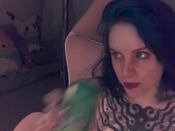 girl
        babyjas cam image #5867527