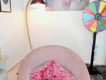 girl
        missniley cam image #5377352