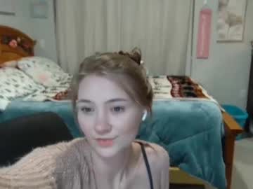 girl
        katynowhere cam image #6192231