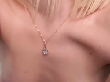 girl
        kittessa cam image #4386474