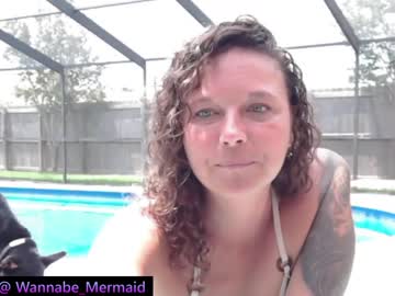 girl
        nellebeachgirl cam image #4119694