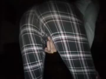 girl
        landofeden cam image #2342382